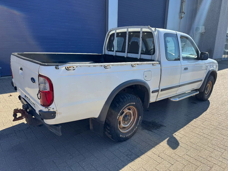 Ford Ranger **DIESEL-AIRCO** - Automóvel: foto 4 Ford Ranger **DIESEL-AIRCO** - Automóvel: foto 4