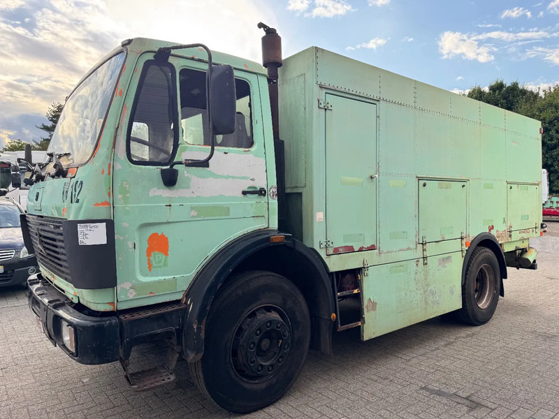 Mercedes-Benz 1617 **BELGIAN TRUCK-6CYL-FULL STEEL** - Camião cisterna: foto 1 Mercedes-Benz 1617 **BELGIAN TRUCK-6CYL-FULL STEEL** - Camião cisterna: foto 1