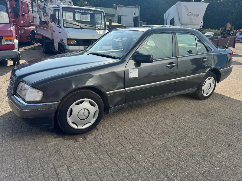 Mercedes-Benz C-Klasse **C220DIESEL-BELGIANCAR** - Sedan: foto 1 Mercedes-Benz C-Klasse **C220DIESEL-BELGIANCAR** - Sedan: foto 1