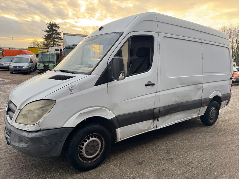 Mercedes-Benz Sprinter 310 - Furgão compacto: foto 1 Mercedes-Benz Sprinter 310 - Furgão compacto: foto 1