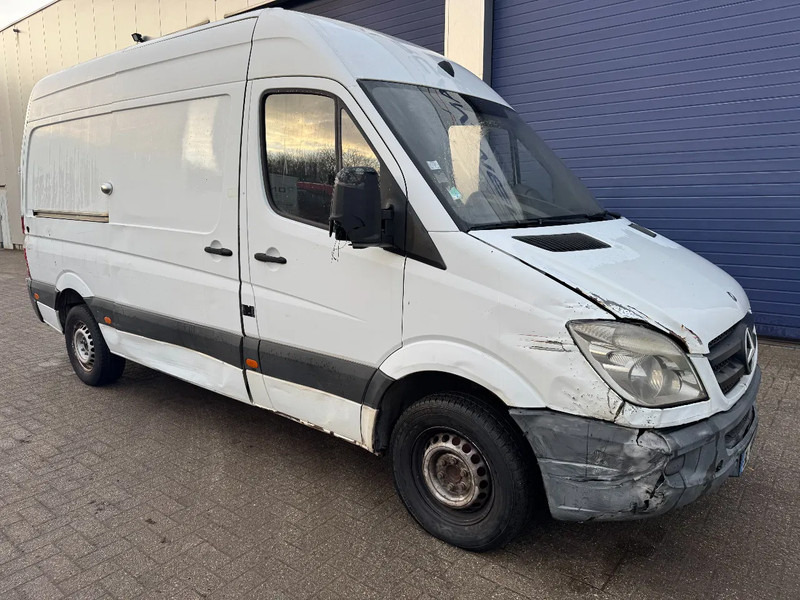 Mercedes-Benz Sprinter 310 - Furgão compacto: foto 3 Mercedes-Benz Sprinter 310 - Furgão compacto: foto 3