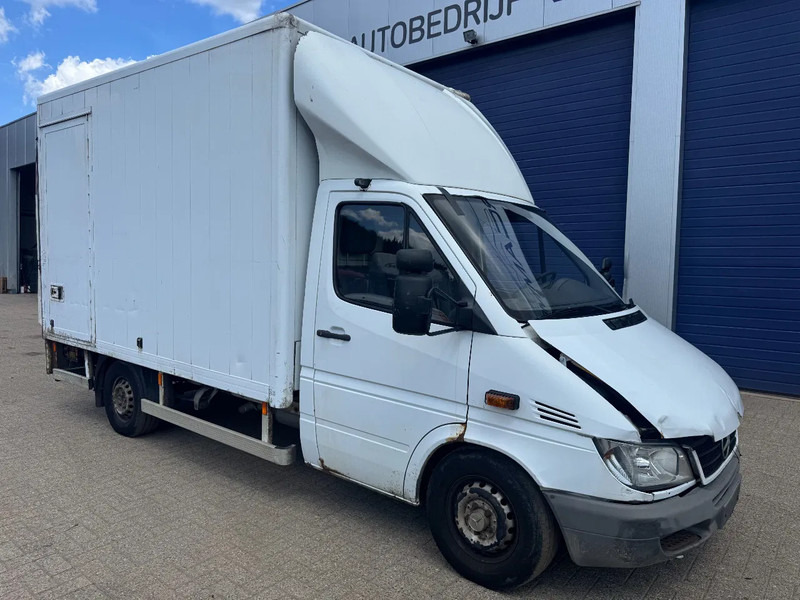 Mercedes-Benz Sprinter 313 **BOX+LIFT** - Carrinha de contentor: foto 3 Mercedes-Benz Sprinter 313 **BOX+LIFT** - Carrinha de contentor: foto 3