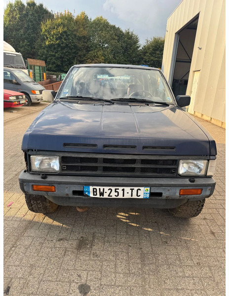 Nissan Terrano **4X4-DIESEL-LONG CHASSIS** - Automóvel: foto 2 Nissan Terrano **4X4-DIESEL-LONG CHASSIS** - Automóvel: foto 2