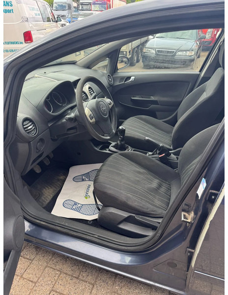 Sedan Opel Corsa **EURO4-AIRCO**: foto 9