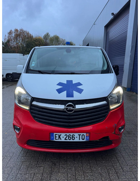 Opel Vivaro **AMBULANCE-RETTUNGSWAGEN** - Ambulância: foto 3 Opel Vivaro **AMBULANCE-RETTUNGSWAGEN** - Ambulância: foto 3