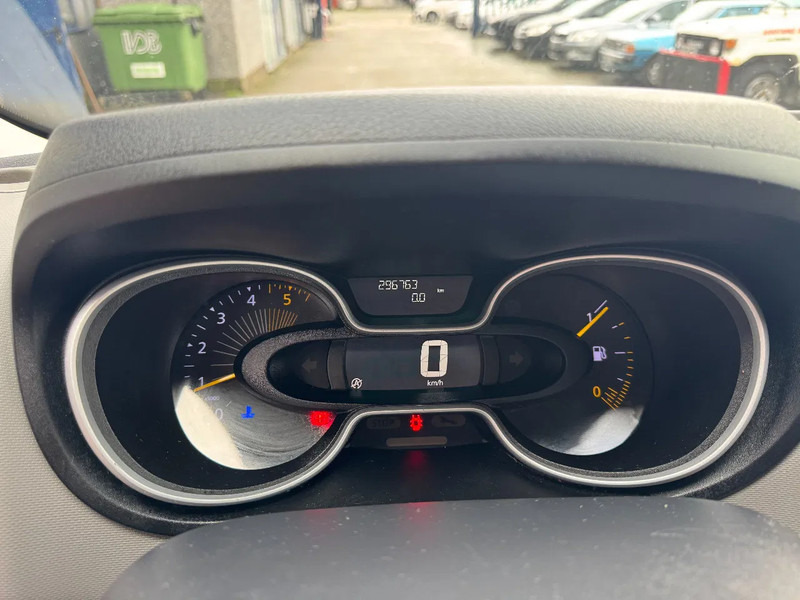 Ambulância Renault Trafic **AMBULANCE-EURO 5-AC-DCI120**: foto 16 Ambulância Renault Trafic **AMBULANCE-EURO 5-AC-DCI120**: foto 16