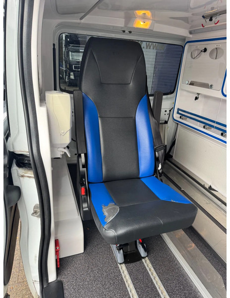 Ambulância Renault Trafic **AMBULANCE-EURO 5-AC-DCI120**: foto 8 Ambulância Renault Trafic **AMBULANCE-EURO 5-AC-DCI120**: foto 8