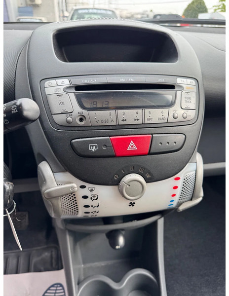 Hatchback Toyota Aygo **5DOORS-BELGIAN CAR**: foto 12