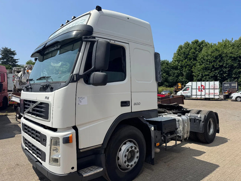 Volvo FM 300 **EURO 3-BELGIAN TRUCK-I SHIFT-PTO** - Tractor: foto 1 Volvo FM 300 **EURO 3-BELGIAN TRUCK-I SHIFT-PTO** - Tractor: foto 1