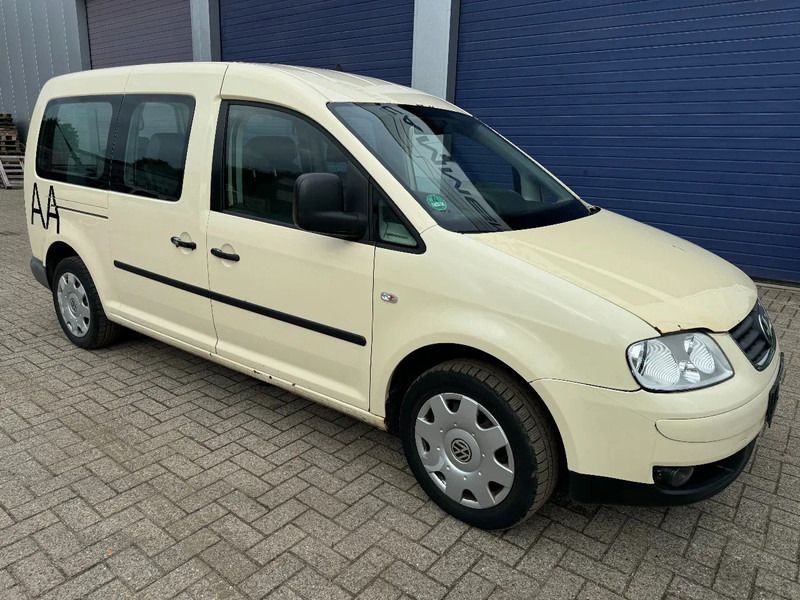 Volkswagen **CADDY MAXI-7SEATS-TAXI** - Furgão de passageiros: foto 3 Volkswagen **CADDY MAXI-7SEATS-TAXI** - Furgão de passageiros: foto 3