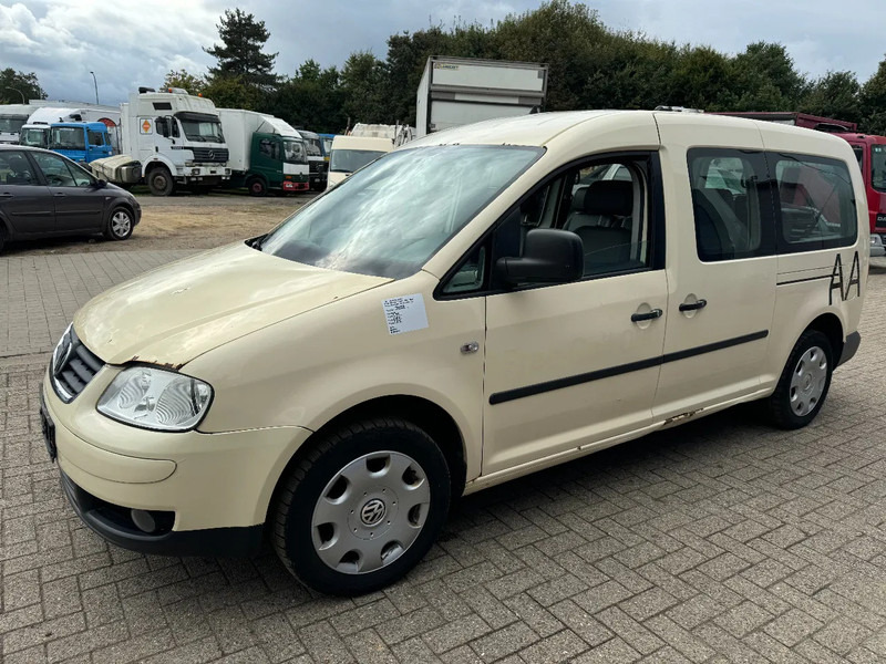 Volkswagen **CADDY MAXI-7SEATS-TAXI** - Furgão de passageiros: foto 1 Volkswagen **CADDY MAXI-7SEATS-TAXI** - Furgão de passageiros: foto 1