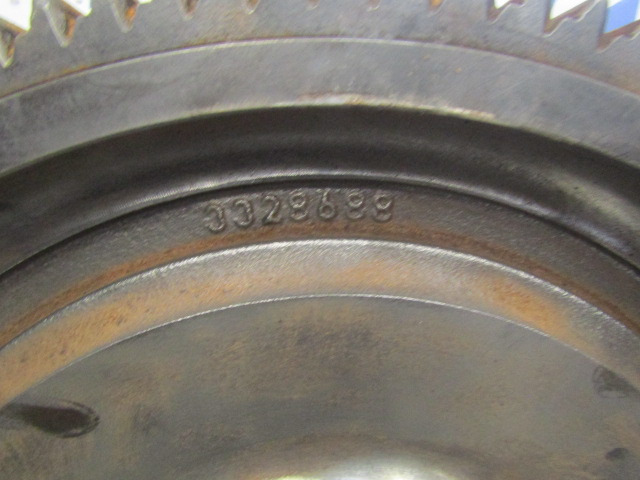 CUMMINS M11 FLYWHEEL P/NO 3328688 - Volante do motor para Camião: foto 2 CUMMINS M11 FLYWHEEL P/NO 3328688 - Volante do motor para Camião: foto 2