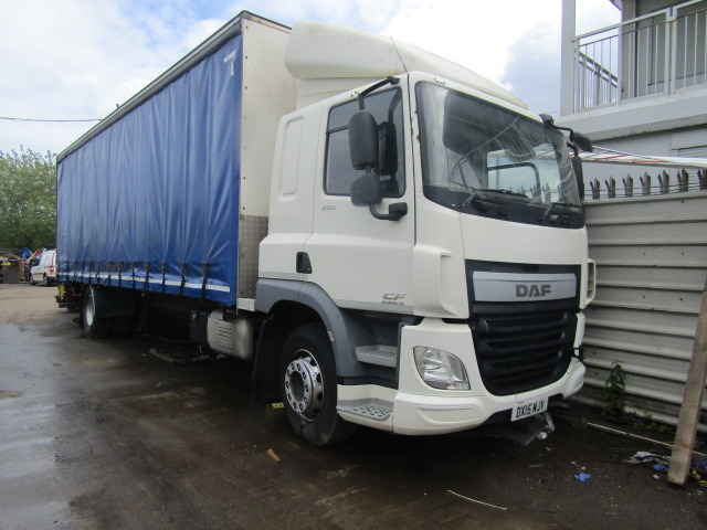 DAF CF 65 250 MANUAL 2015 BREAKING FOR SPARES - Camião: foto 2 DAF CF 65 250 MANUAL 2015 BREAKING FOR SPARES - Camião: foto 2