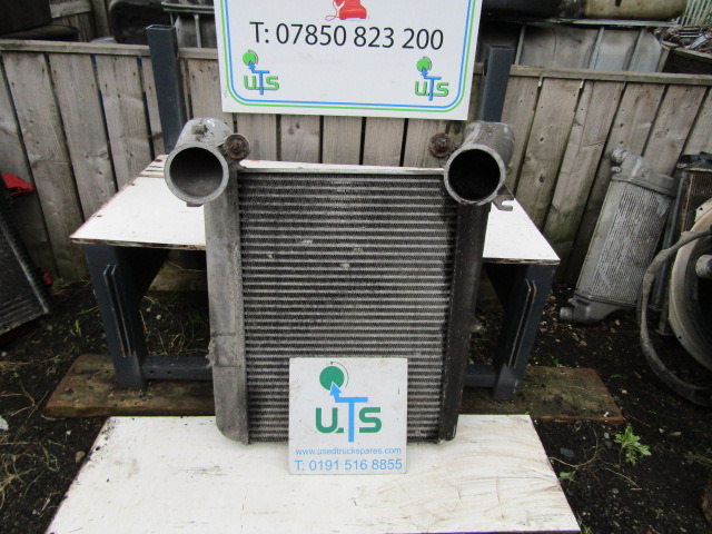 DAF CF 75 INTERCOOLER P/NO 1371318 - Radiador para Camião: foto 1 DAF CF 75 INTERCOOLER P/NO 1371318 - Radiador para Camião: foto 1