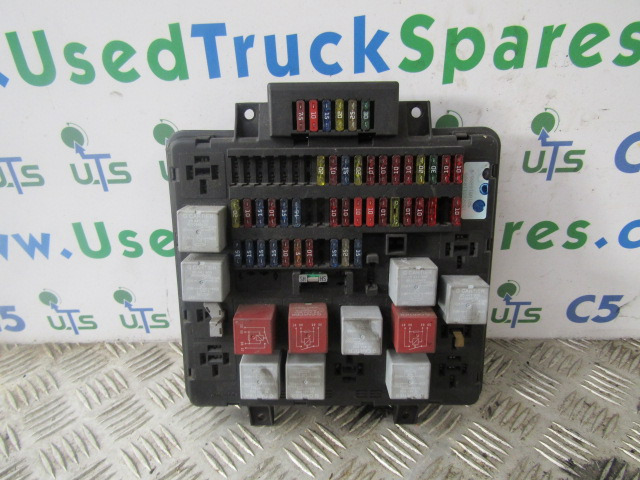 DAF CF65 FUSEBOARD 153723 110905 - Sistema elétrico para Camião: foto 1 DAF CF65 FUSEBOARD 153723 110905 - Sistema elétrico para Camião: foto 1