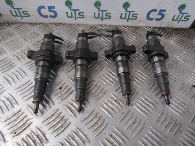 DAF LF 45 EURO 3 INJECTORS (4) P/NO 0445120-007 - Sistema de combustível para Camião: foto 1 DAF LF 45 EURO 3 INJECTORS (4) P/NO 0445120-007 - Sistema de combustível para Camião: foto 1