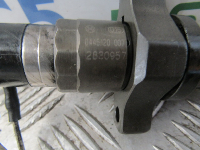 DAF LF 45 EURO 3 INJECTORS (4) P/NO 0445120-007 - Sistema de combustível para Camião: foto 3 DAF LF 45 EURO 3 INJECTORS (4) P/NO 0445120-007 - Sistema de combustível para Camião: foto 3