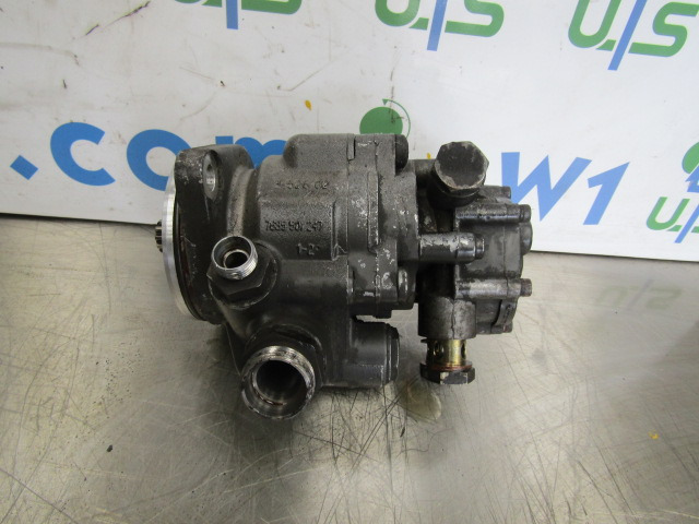 DAF XF 105 460 (MX340SI) POWER STEERING PUMP P/NO 1687826 - Direcção para Camião: foto 1 DAF XF 105 460 (MX340SI) POWER STEERING PUMP P/NO 1687826 - Direcção para Camião: foto 1