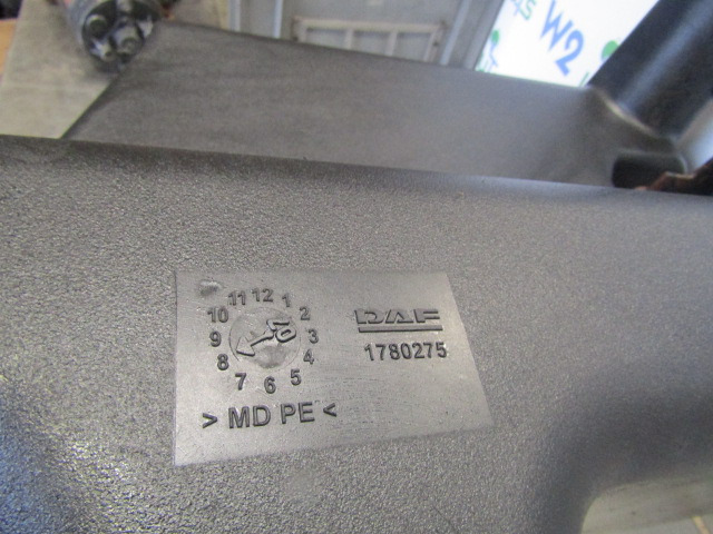 DAF XF 105 AD BLUE TANK P/NO 1780275 - Tanque de combustível para Camião: foto 2 DAF XF 105 AD BLUE TANK P/NO 1780275 - Tanque de combustível para Camião: foto 2