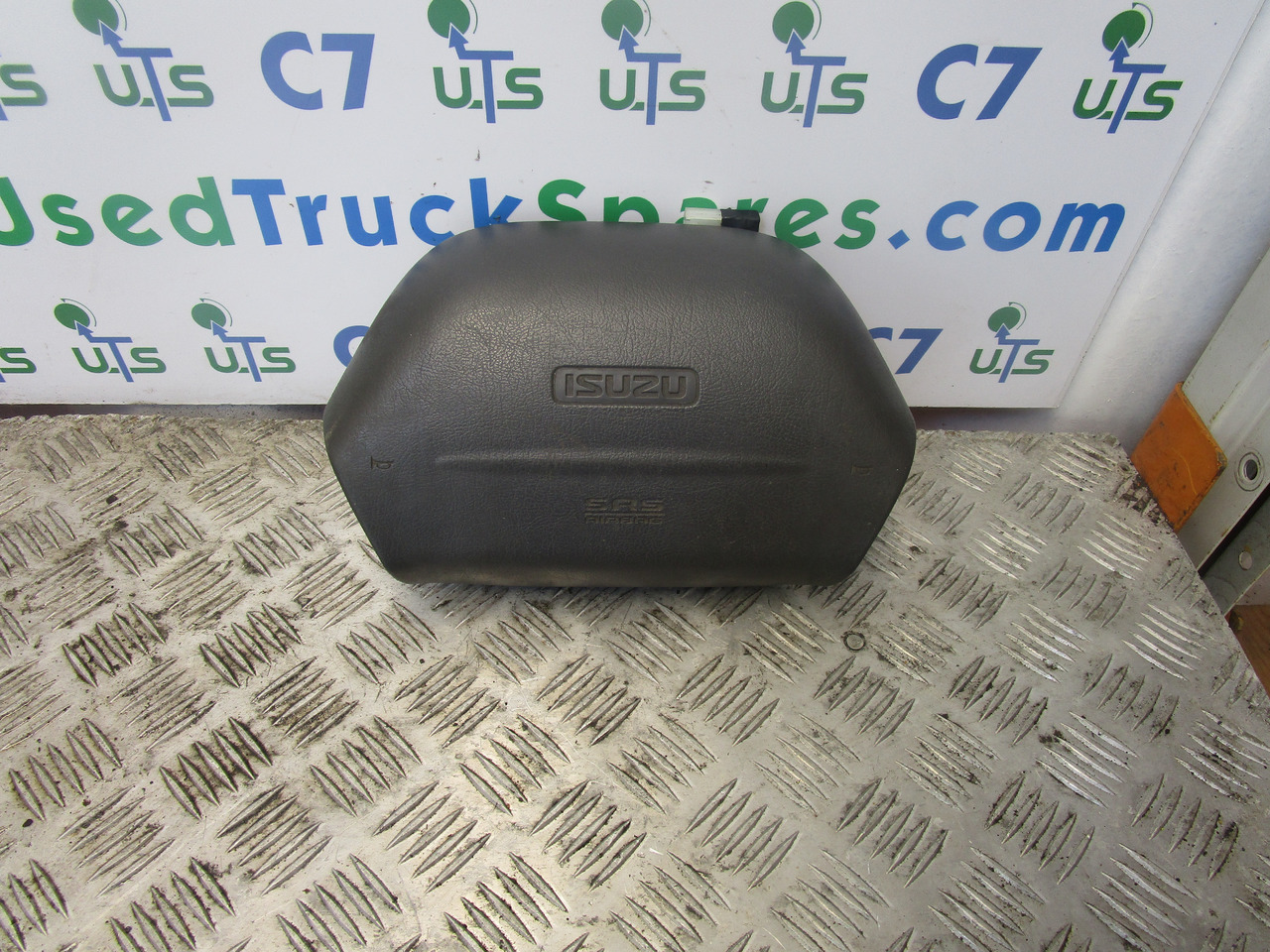 ISUZU N75 4HK1 STEERING WHEEL AIR BAG - Direcção para Camião: foto 1 ISUZU N75 4HK1 STEERING WHEEL AIR BAG - Direcção para Camião: foto 1