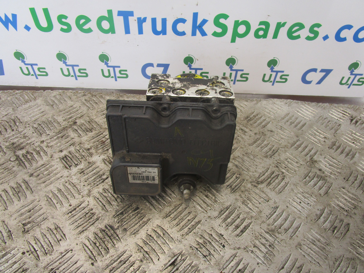ISUZU N75 ABS MODULE P/NO 2069044 - Peças de freio para Camião: foto 1 ISUZU N75 ABS MODULE P/NO 2069044 - Peças de freio para Camião: foto 1