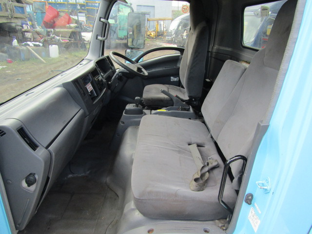 ISUZU N75 CAB (2012) - Cabine para Camião: foto 3 ISUZU N75 CAB (2012) - Cabine para Camião: foto 3