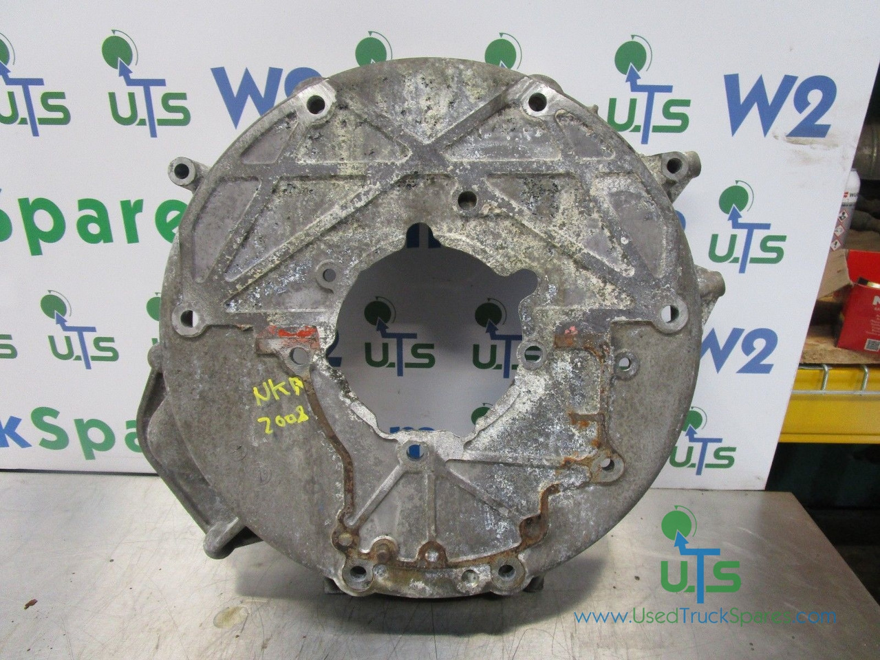 ISUZU NKR (4JJ1) FLYWHEEL BELLHOUSING - Volante do motor para Camião: foto 1 ISUZU NKR (4JJ1) FLYWHEEL BELLHOUSING - Volante do motor para Camião: foto 1