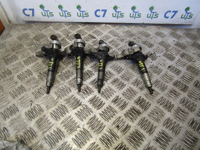 ISUZU NKR/GRAFTER 4JJ1 ENGINE INJECTORS ‘DENSO’ P/NO 8-98011604-1 01J037475 (Set of 4) - Sistema de combustível para Camião: foto 1 ISUZU NKR/GRAFTER 4JJ1 ENGINE INJECTORS ‘DENSO’ P/NO 8-98011604-1 01J037475 (Set of 4) - Sistema de combustível para Camião: foto 1