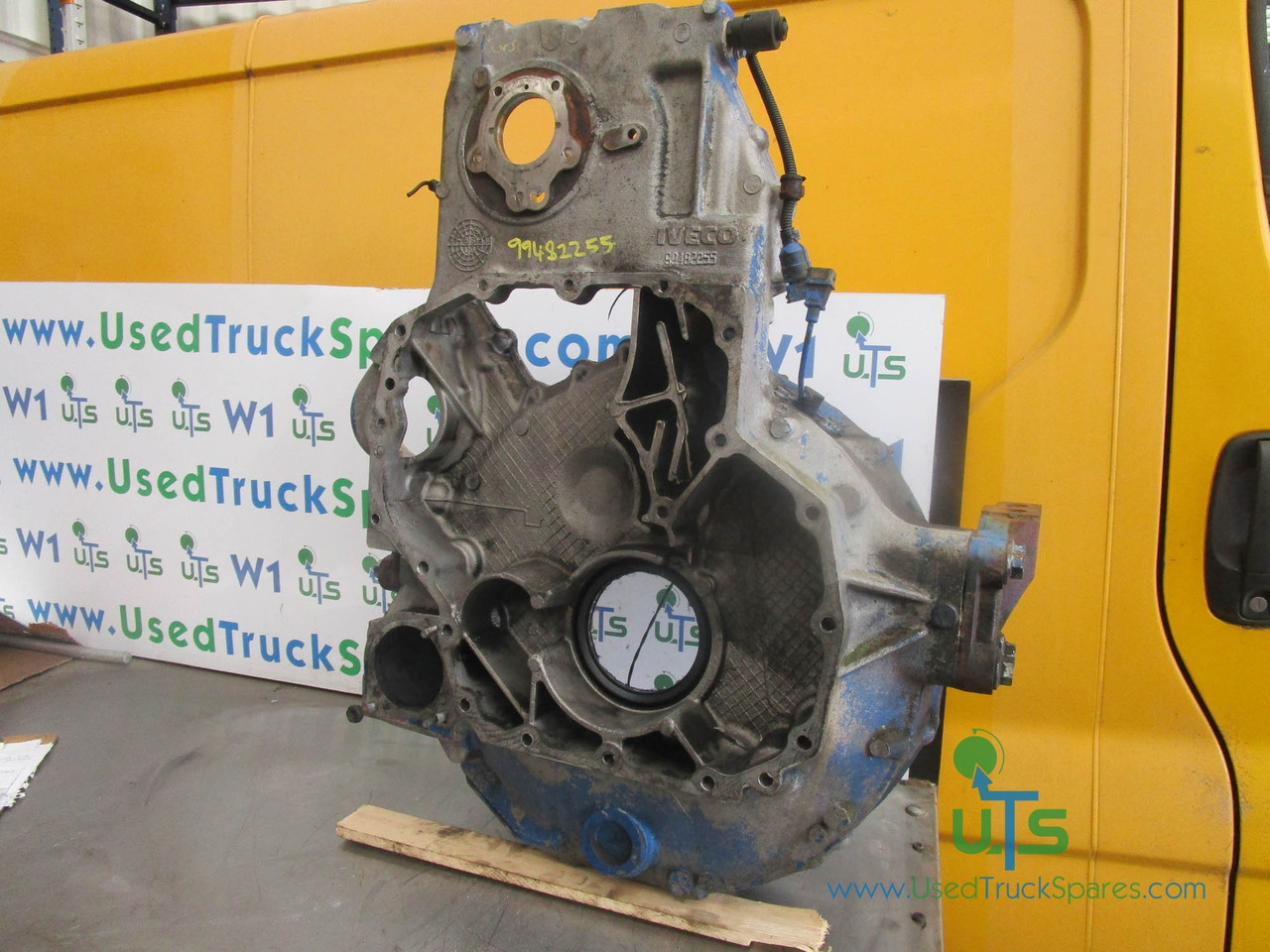 IVECO CURSOR 8 FLYWHEEL BELLHOUSING P/NO 99482255 - Volante do motor para Camião: foto 1 IVECO CURSOR 8 FLYWHEEL BELLHOUSING P/NO 99482255 - Volante do motor para Camião: foto 1