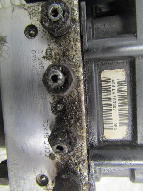 IVECO DAILY 3.0 (FICE 3481C) ABS PUMP/ECU BOSCH P/NO 0265800606 IVECO P/NO 504182322 - Peças de freio para Camião: foto 4 IVECO DAILY 3.0 (FICE 3481C) ABS PUMP/ECU BOSCH P/NO 0265800606 IVECO P/NO 504182322 - Peças de freio para Camião: foto 4