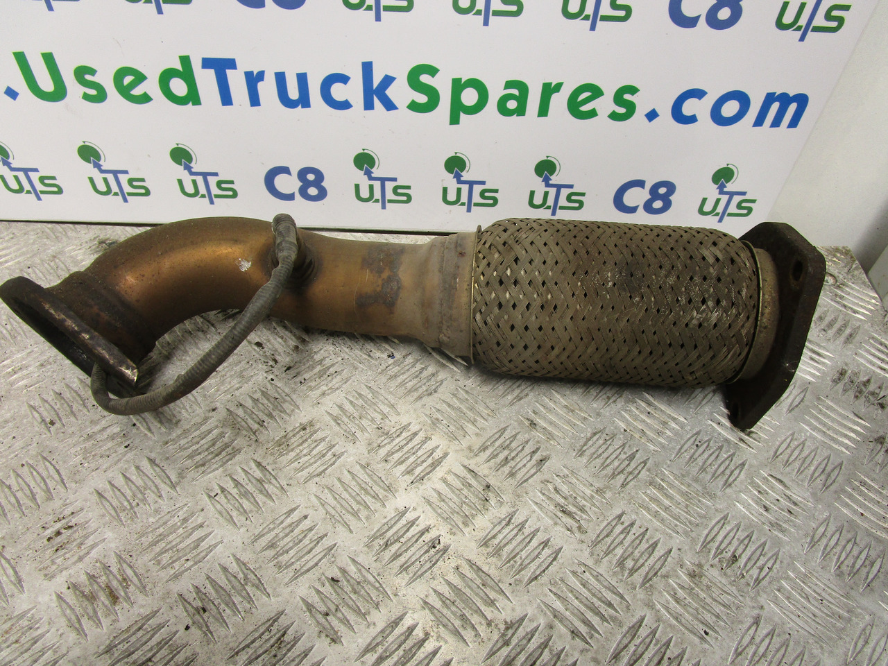 IVECO DAILY 3.0 FRONT EXHAUST PIPE & SENSOR - Sistema de escape para Camião: foto 1 IVECO DAILY 3.0 FRONT EXHAUST PIPE & SENSOR - Sistema de escape para Camião: foto 1