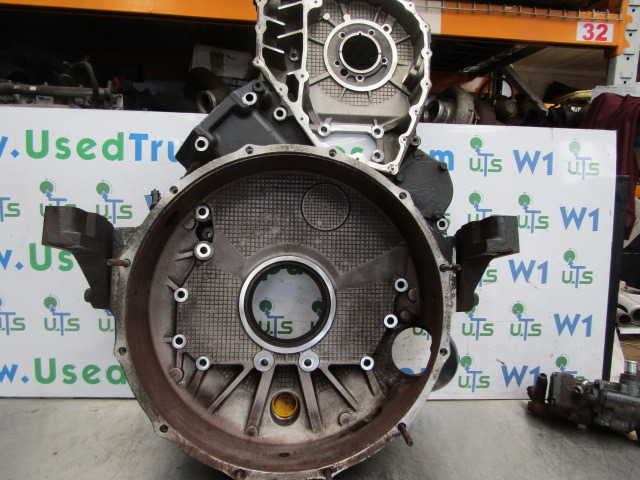 IVECO STRALIS CURSOR 10 FLYWHEEL BELLHOUSING P/NO 5801551117 - Volante do motor para Camião: foto 2 IVECO STRALIS CURSOR 10 FLYWHEEL BELLHOUSING P/NO 5801551117 - Volante do motor para Camião: foto 2