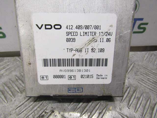 MAN TGA SPEED LIMITER CONTROL/ECU P/NO 412.409/007/001 - Sistema elétrico para Camião: foto 2 MAN TGA SPEED LIMITER CONTROL/ECU P/NO 412.409/007/001 - Sistema elétrico para Camião: foto 2