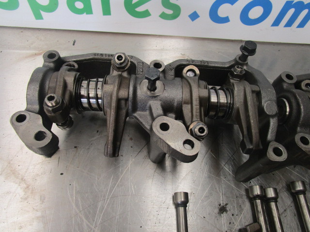MAN TGL 7.5T ROCKER SHAFT & PUSHROD P/NO 51.04202-3083 - Motor e peças para Camião: foto 2 MAN TGL 7.5T ROCKER SHAFT & PUSHROD P/NO 51.04202-3083 - Motor e peças para Camião: foto 2