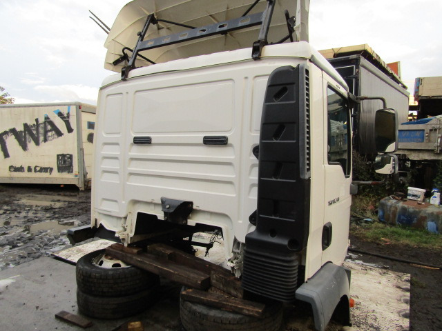 MAN TGM DAY CAB EX 2009 - Cabine para Camião: foto 5 MAN TGM DAY CAB EX 2009 - Cabine para Camião: foto 5