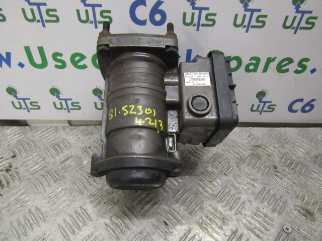 MAN TGS EBS MODULE P/NO 81.52301.6213 / K020623 - Peças de freio para Camião: foto 2 MAN TGS EBS MODULE P/NO 81.52301.6213 / K020623 - Peças de freio para Camião: foto 2