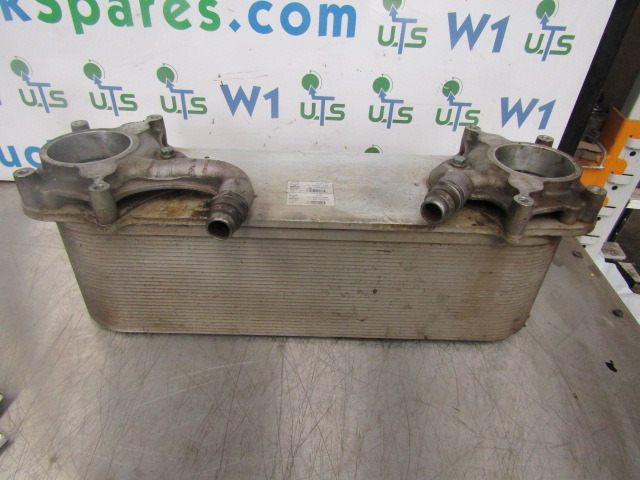 MAN TGS / TGX D2066 OIL COOLER P/NO 51.09500-7168 - Motor e peças para Camião: foto 1 MAN TGS / TGX D2066 OIL COOLER P/NO 51.09500-7168 - Motor e peças para Camião: foto 1