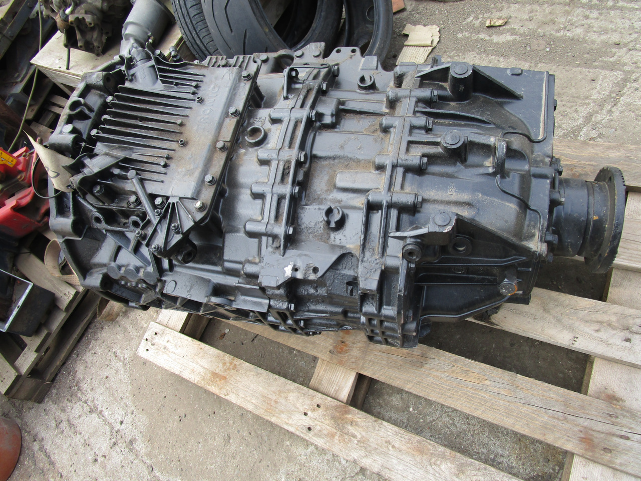 MAN ZF ASTRONIC GEARBOX TYPE 12AS2330TD - Caixa de velocidade para Camião: foto 1 MAN ZF ASTRONIC GEARBOX TYPE 12AS2330TD - Caixa de velocidade para Camião: foto 1