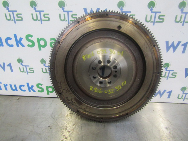 MERCEDES 1829 OM906 EURO 5 FLYWHEEL R906 032 3401 - Volante do motor para Camião: foto 1 MERCEDES 1829 OM906 EURO 5 FLYWHEEL R906 032 3401 - Volante do motor para Camião: foto 1