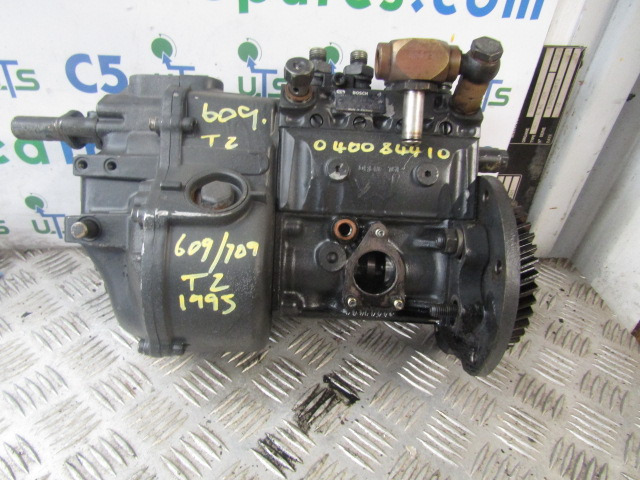 MERCEDES OM364 BOSCH FUEL PUMP P/NO 4640701933/0400 844 101 - Sistema de combustível para Camião: foto 1 MERCEDES OM364 BOSCH FUEL PUMP P/NO 4640701933/0400 844 101 - Sistema de combustível para Camião: foto 1
