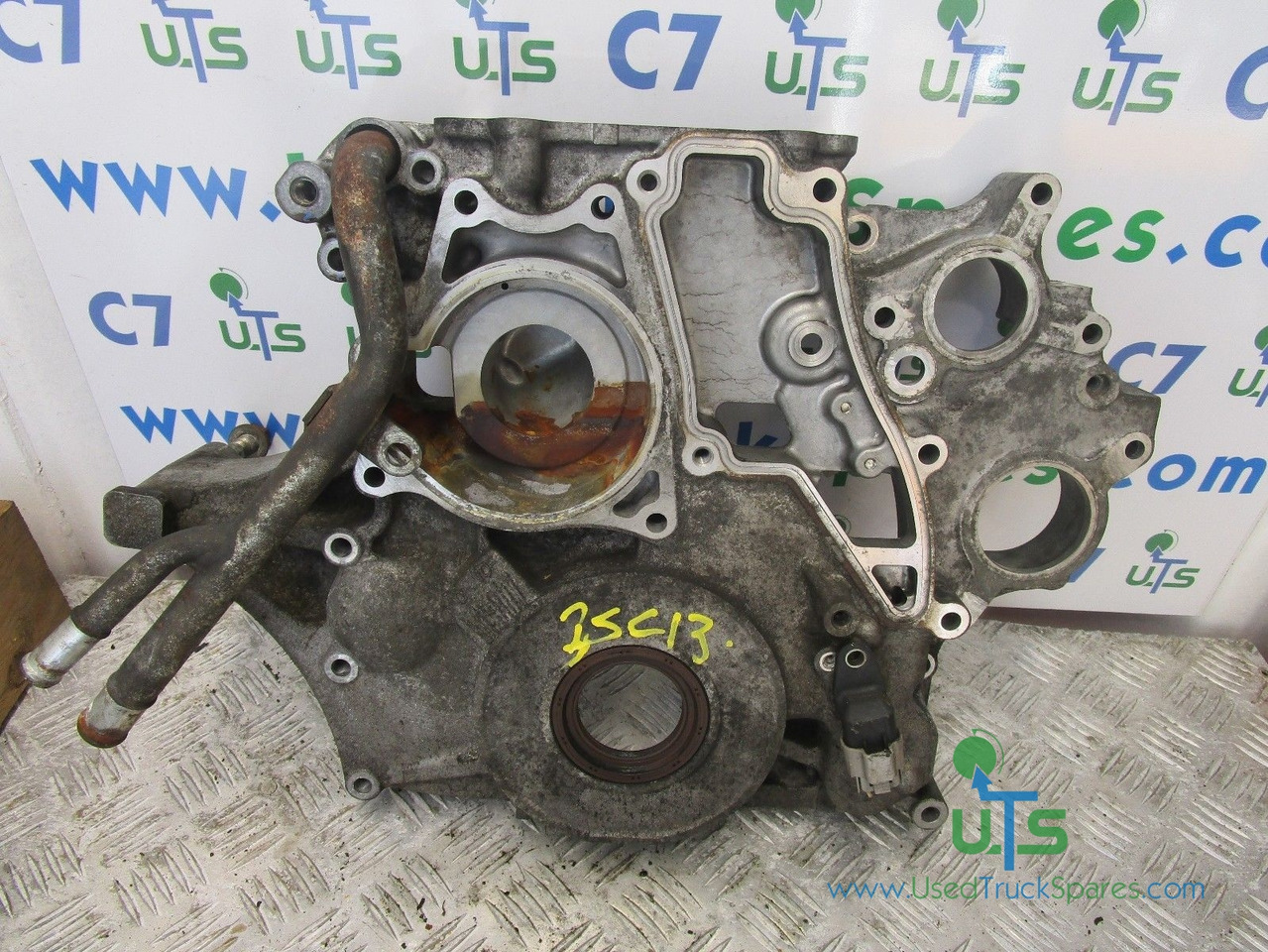 MITSUBISHI CANTER 35C13 (4M42) FRONT TIMING COVER - Motor e peças para Camião: foto 1 MITSUBISHI CANTER 35C13 (4M42) FRONT TIMING COVER - Motor e peças para Camião: foto 1