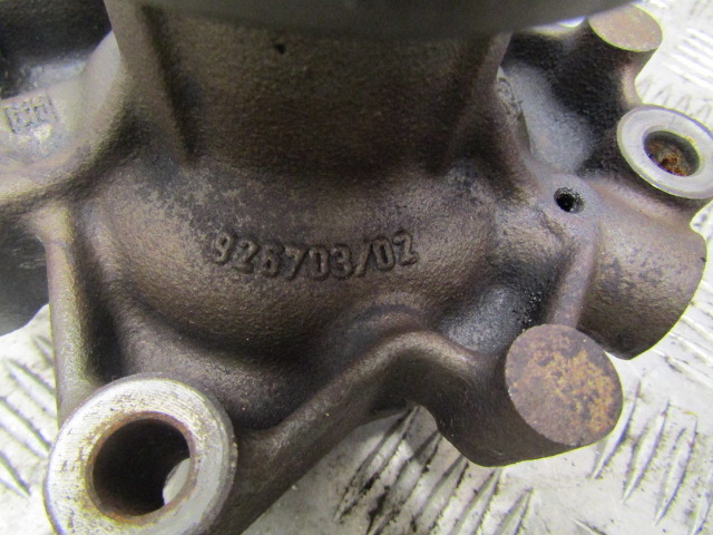 MITSUBISHI FUSO 75C 4P10 WATER PUMP P/NO 926703/02 - Motor e peças para Camião: foto 2 MITSUBISHI FUSO 75C 4P10 WATER PUMP P/NO 926703/02 - Motor e peças para Camião: foto 2