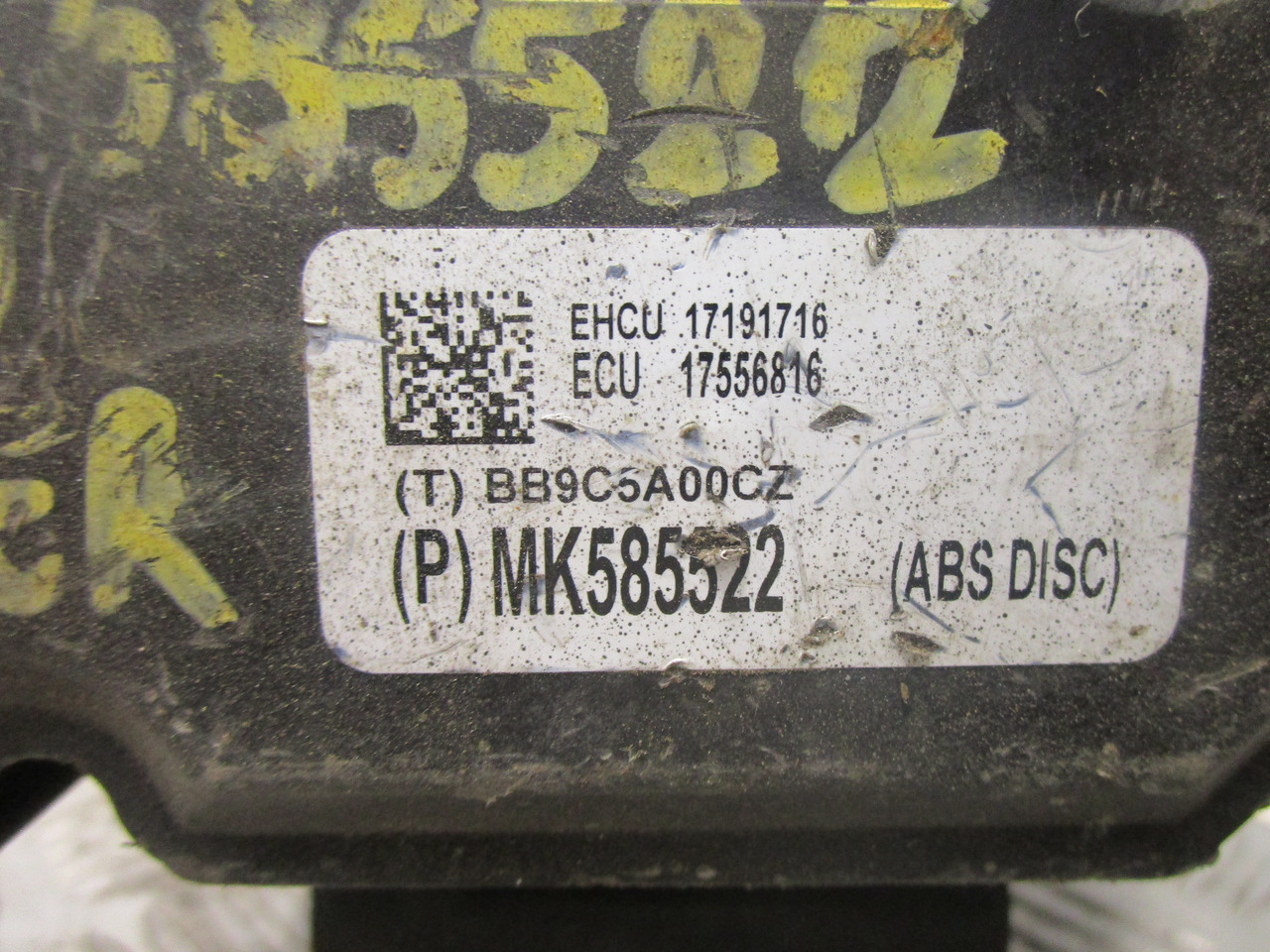 MITSUBISHI FUSO / CANTER ABS PUMP P/NO MK585522 - Peças de freio para Camião: foto 2 MITSUBISHI FUSO / CANTER ABS PUMP P/NO MK585522 - Peças de freio para Camião: foto 2