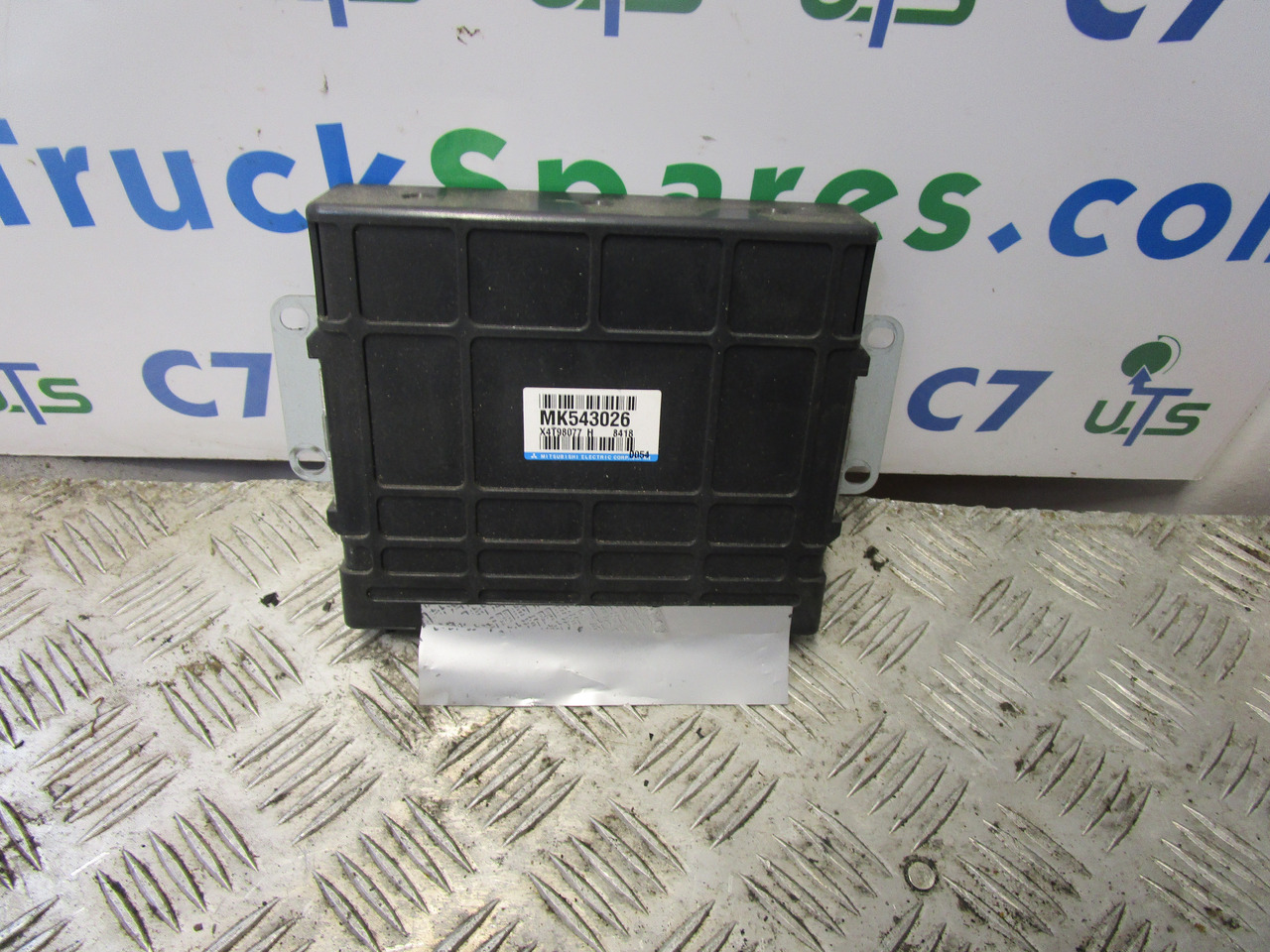 MITSUBISHI FUSO CONTROL UNIT P/NO MK543026 - Sistema elétrico para Camião: foto 1 MITSUBISHI FUSO CONTROL UNIT P/NO MK543026 - Sistema elétrico para Camião: foto 1