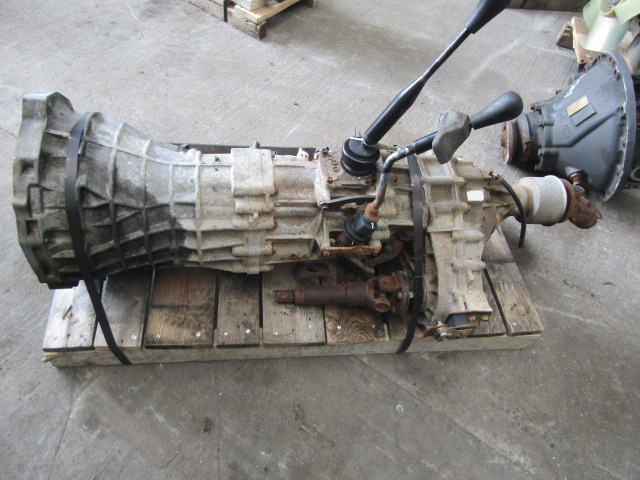 NISSAN D22 2.5 DIESEL 4X4 5 SPEED GEARBOX - Caixa de velocidade para Camião: foto 2 NISSAN D22 2.5 DIESEL 4X4 5 SPEED GEARBOX - Caixa de velocidade para Camião: foto 2