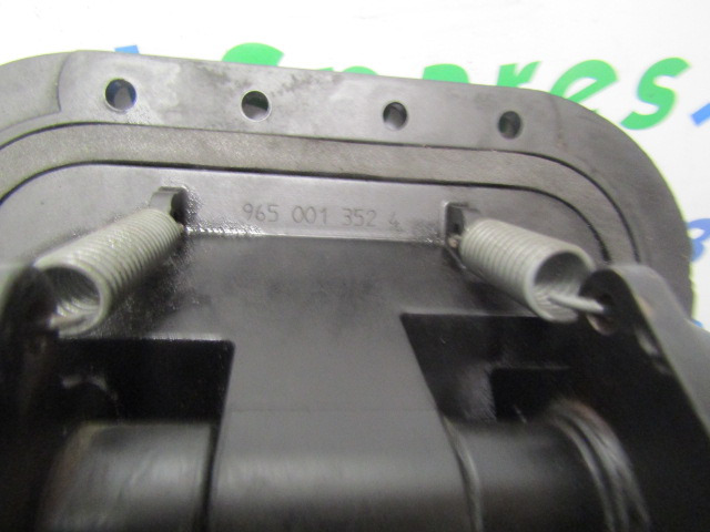 RENAULT MIDLUM DCI PEDAL BOX INC BRAKE VALVE + CLUTCH CYLINDER - Cabine e interior para Camião: foto 2 RENAULT MIDLUM DCI PEDAL BOX INC BRAKE VALVE + CLUTCH CYLINDER - Cabine e interior para Camião: foto 2