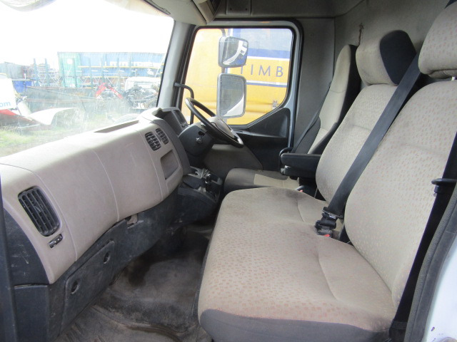 RENAULT MIDLUM DXI 7.5T CAB (2013) - Cabine para Camião: foto 3 RENAULT MIDLUM DXI 7.5T CAB (2013) - Cabine para Camião: foto 3