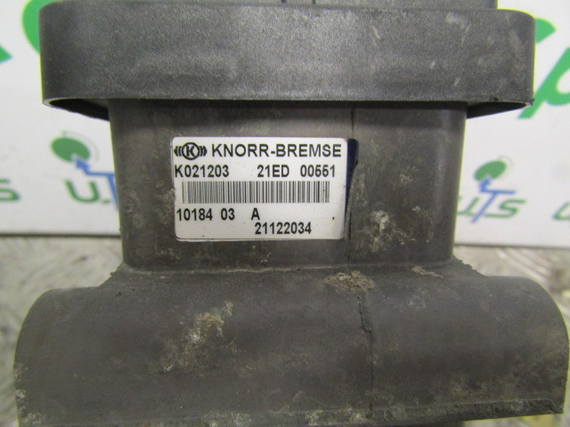 RENAULT MIDLUM DXI EBS BRAKE VALVE ‘KNORR-BREMSE’ P/NO - Peças de freio para Camião: foto 3 RENAULT MIDLUM DXI EBS BRAKE VALVE ‘KNORR-BREMSE’ P/NO - Peças de freio para Camião: foto 3