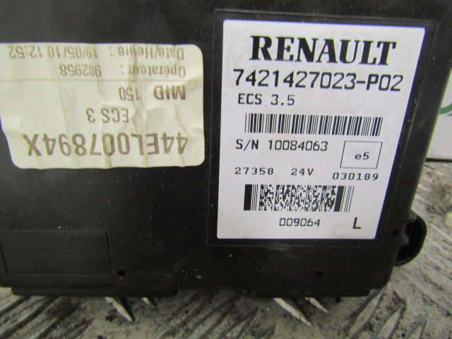 RENAULT MIDLUM DXI ECS CONTROL UNIT P/NO 7421427023-PO2 - Sistema elétrico para Camião: foto 2 RENAULT MIDLUM DXI ECS CONTROL UNIT P/NO 7421427023-PO2 - Sistema elétrico para Camião: foto 2