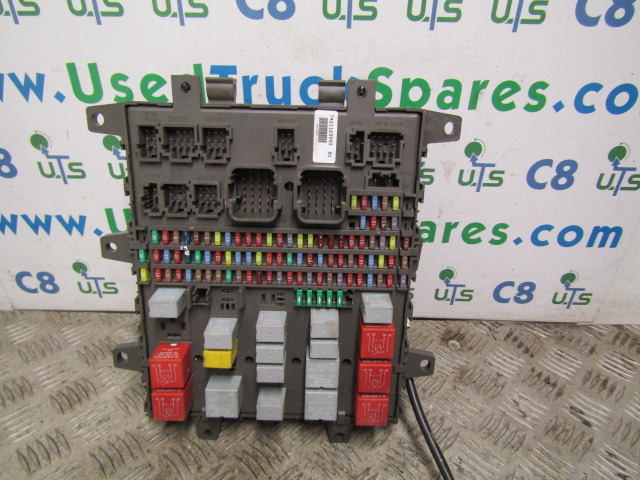 RENAULT MIDLUM DXI FUSEBOARD P/NO 518849401 - Sistema elétrico para Camião: foto 1 RENAULT MIDLUM DXI FUSEBOARD P/NO 518849401 - Sistema elétrico para Camião: foto 1